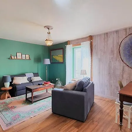 La Apartment *
