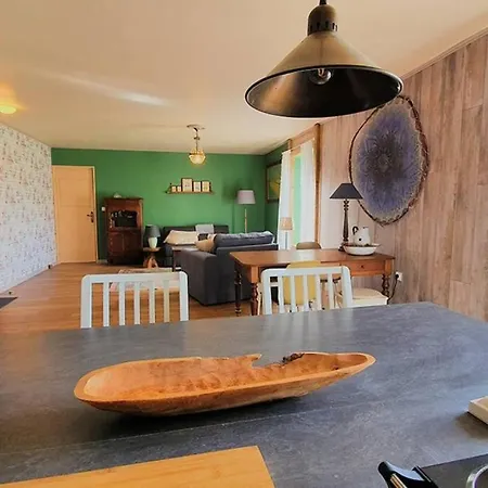 Apartment La